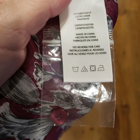Kut from the kloth sheer floral burgandy top - Picture 6 of 6